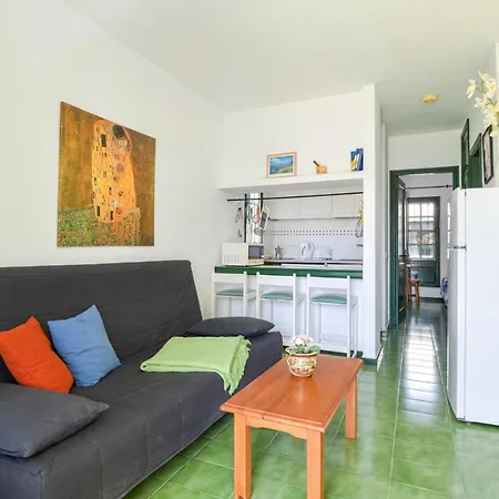 Apartment Mimosas. Bajo Con Wifi. Piscinas Comunitarias