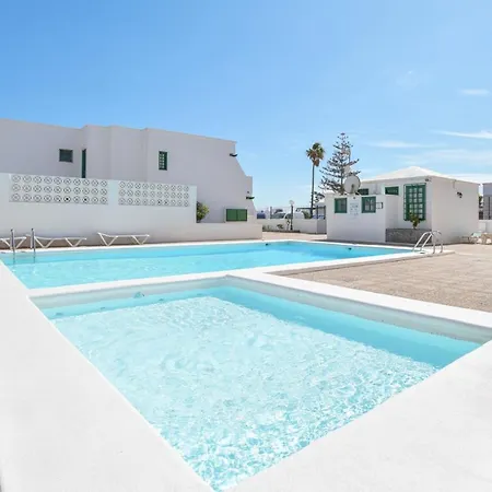 Apartment Mimosas. Bajo Con Wifi. Piscinas Comunitarias