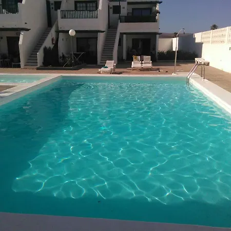 Apartment Mimosas. Bajo Con Wifi. Piscinas Comunitarias